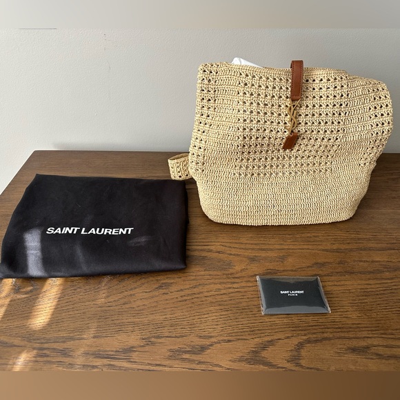 Saint Laurent Le 5 À 7 in Raffia Crochet and Smooth Leather - Picture 4 of 9